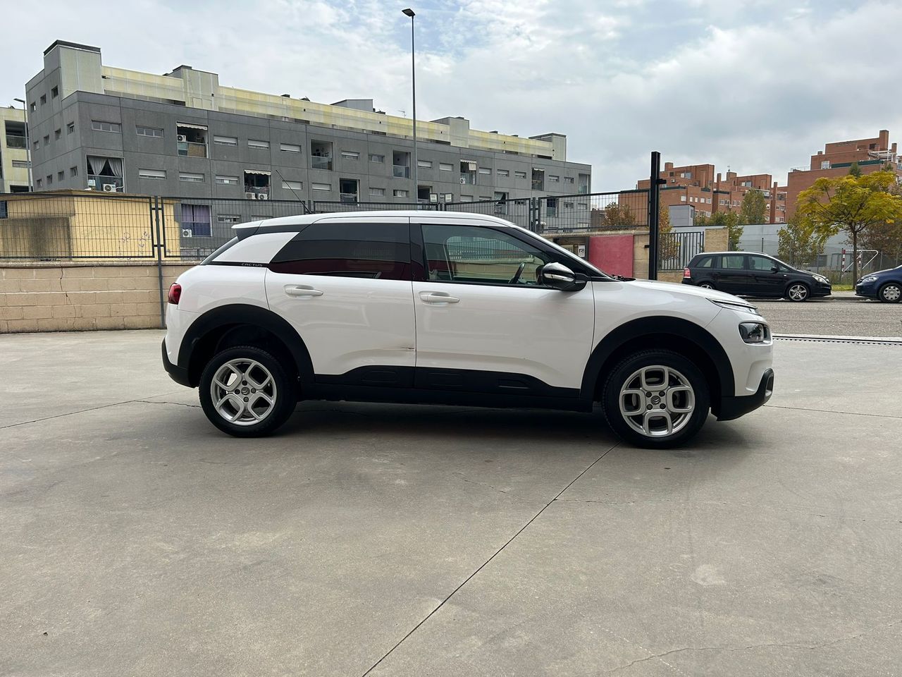 Citroën C4 Cactus BlueHDi 73KW (100CV) Shine - Foto 2