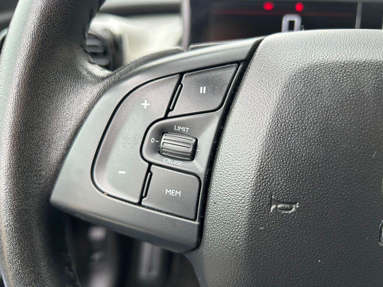 Citroën C4 Cactus BlueHDi 73KW (100CV) Shine - Foto 2