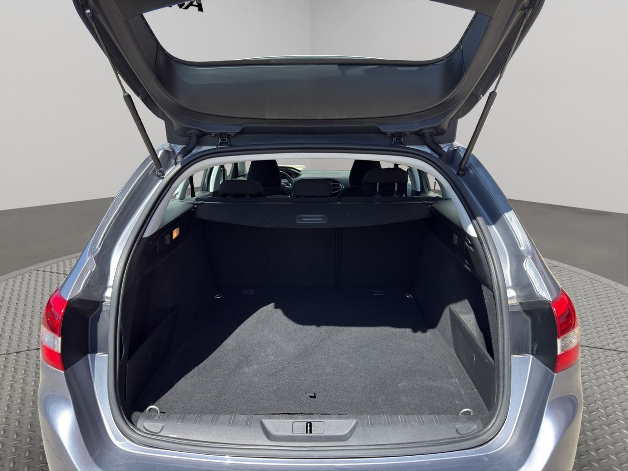 Peugeot 308 SW Active Pack BlueHDi 130 S&S EAT8 - Foto 2