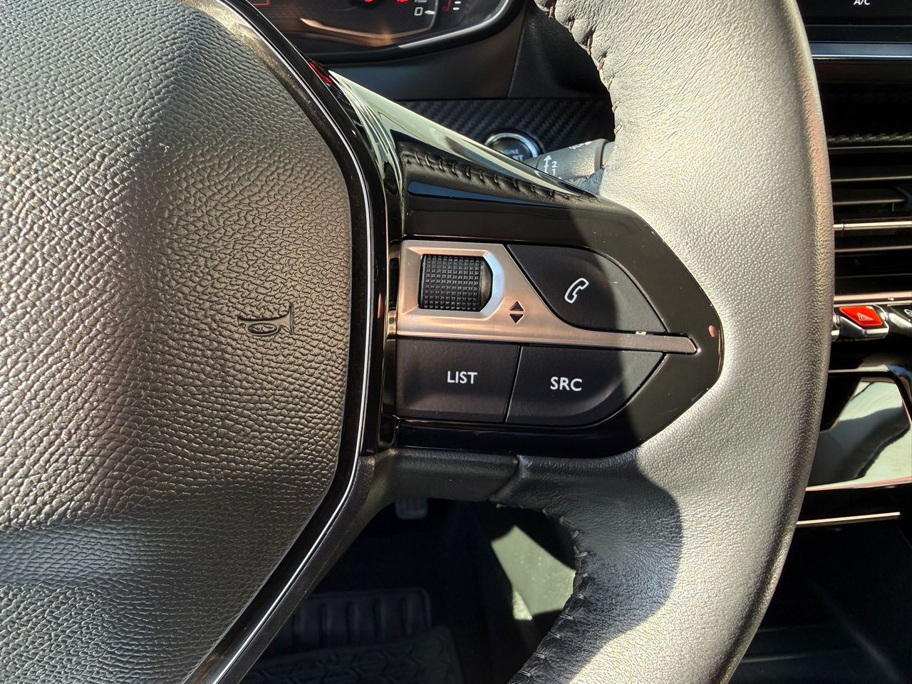 Peugeot 2008 Allure BlueHDI 81kW (110CV) - Foto 2