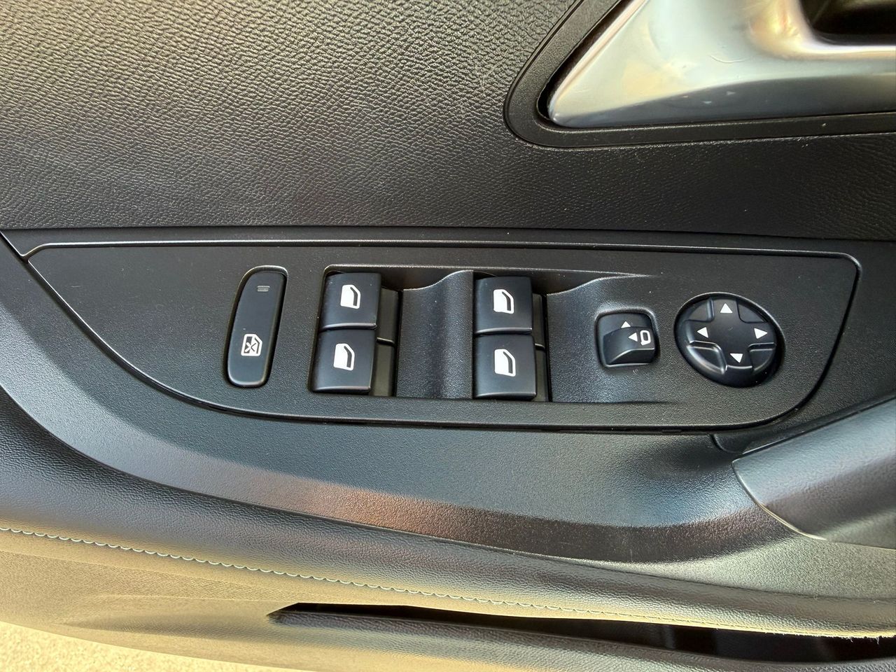 Peugeot 2008 Allure BlueHDI 81kW (110CV) - Foto 2