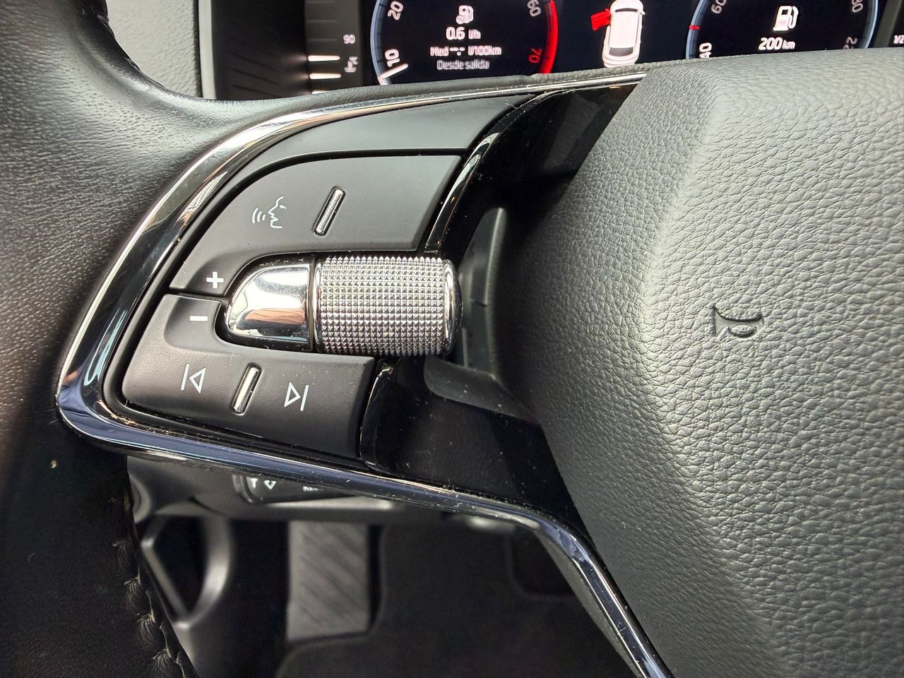 Skoda Karoq 1.5 TSI 110kW (150CV) DSG ACT Ambition - Foto 2