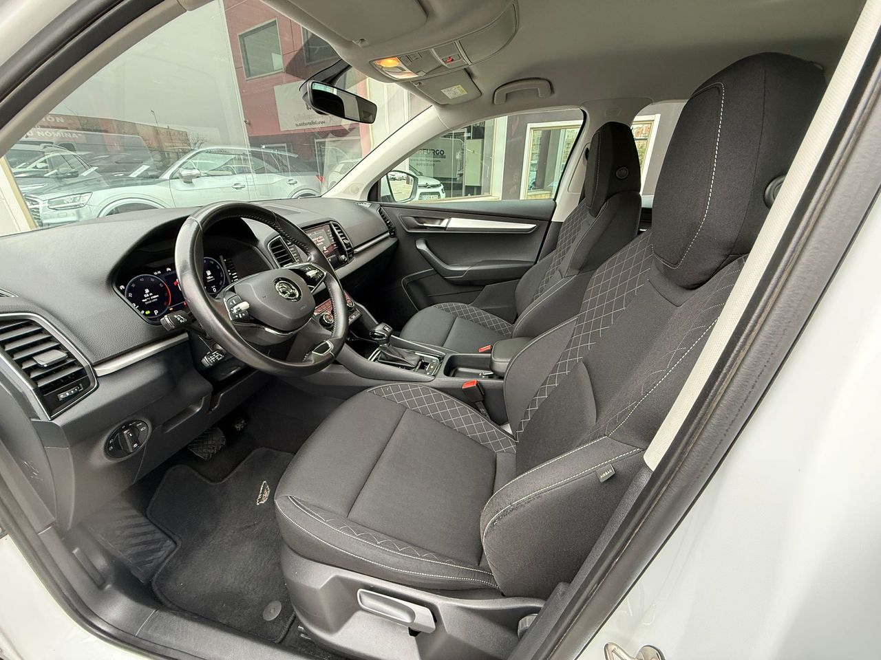 Skoda Karoq 1.5 TSI 110kW (150CV) DSG ACT Ambition - Foto 2