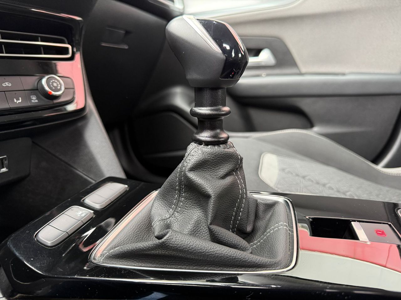 Opel Mokka 1.2 T 74kW (100 CV) Business Elegance - Foto 2