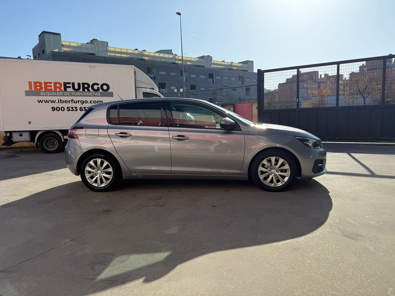Peugeot 308 5p Style PureTech 130 S&S 6 Vel. MAN - Foto 2