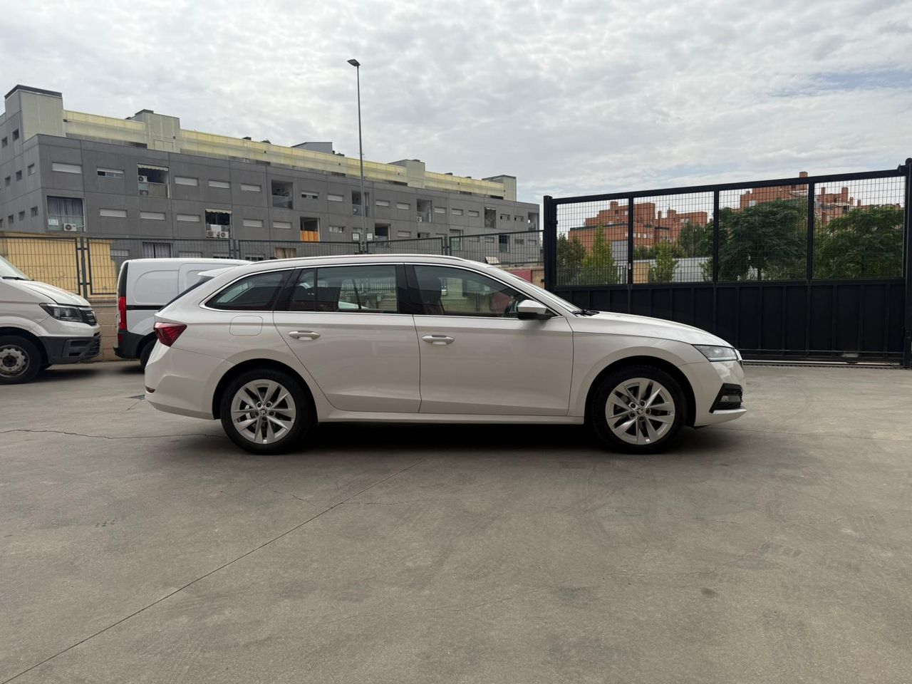 Skoda Octavia Combi 2.0 TDI 110kW (150CV) DSG Style - Foto 2