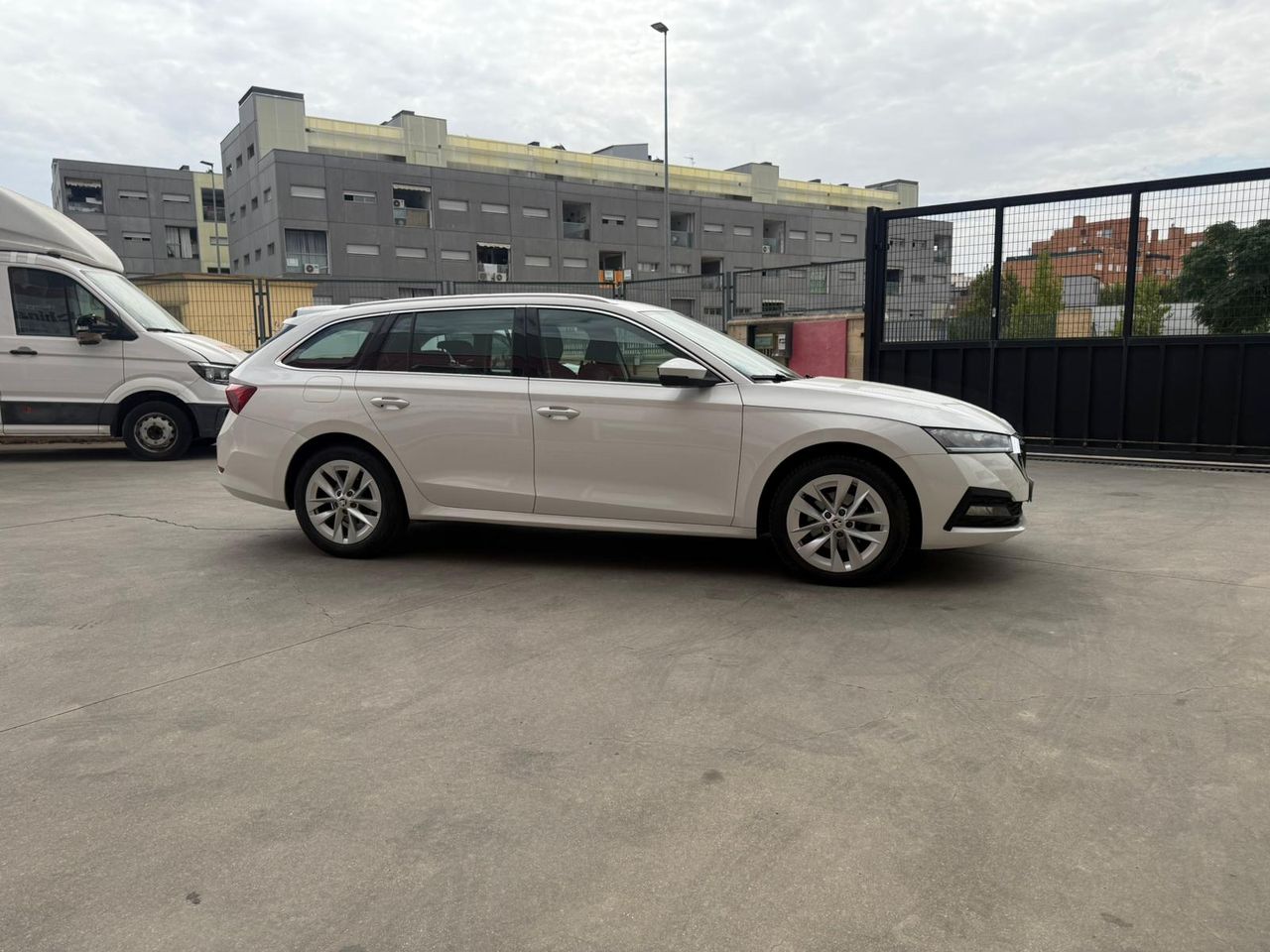 Skoda Octavia Combi 2.0 TDI 110kW (150CV) DSG Style - Foto 2