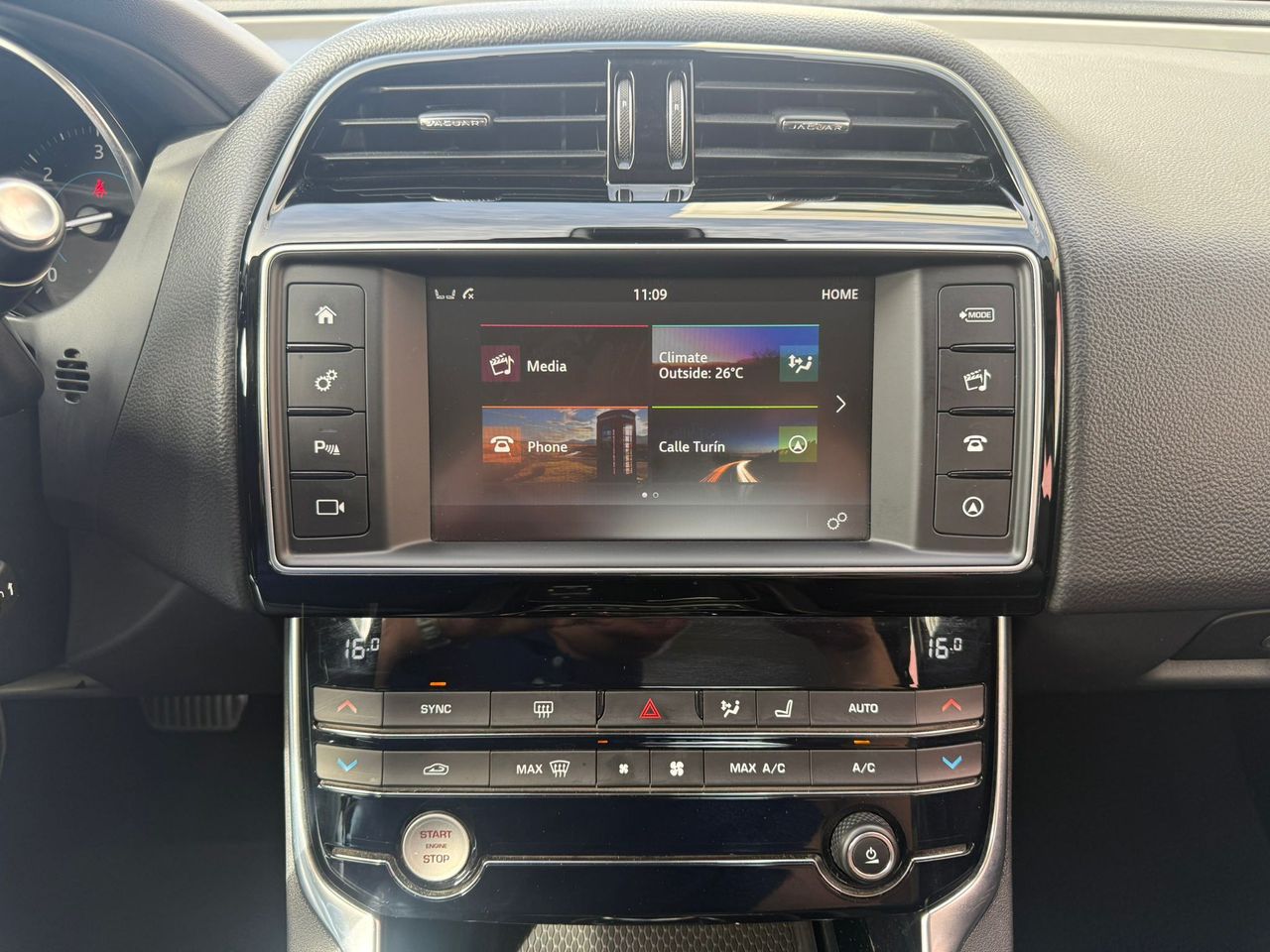 Jaguar XE 2.0D I4 132kW(180CV) RWD AT R-Dynamic SE - Foto 2