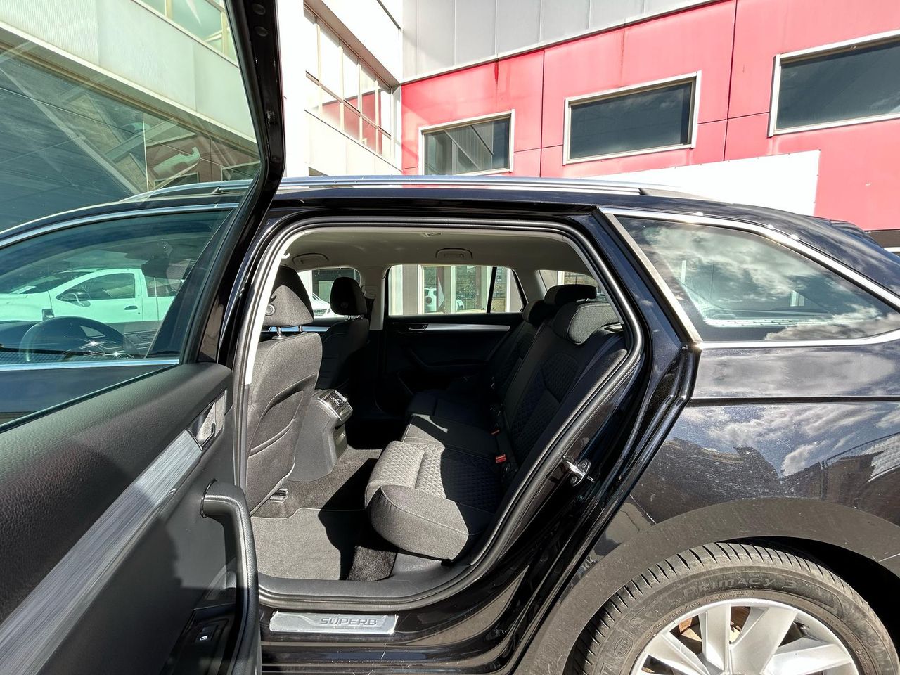 Skoda Superb Combi 2.0 TDI 90kW (122CV) DSG Ambition - Foto 2