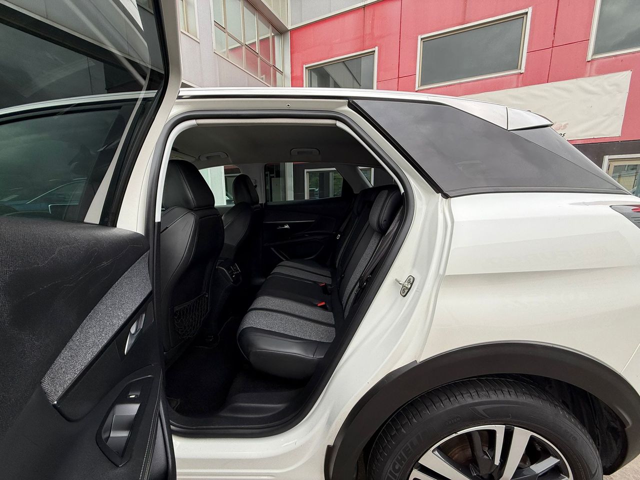 Peugeot 3008 1.2 PURETECH 96KW (130CV) ALLURE S&S - Foto 2