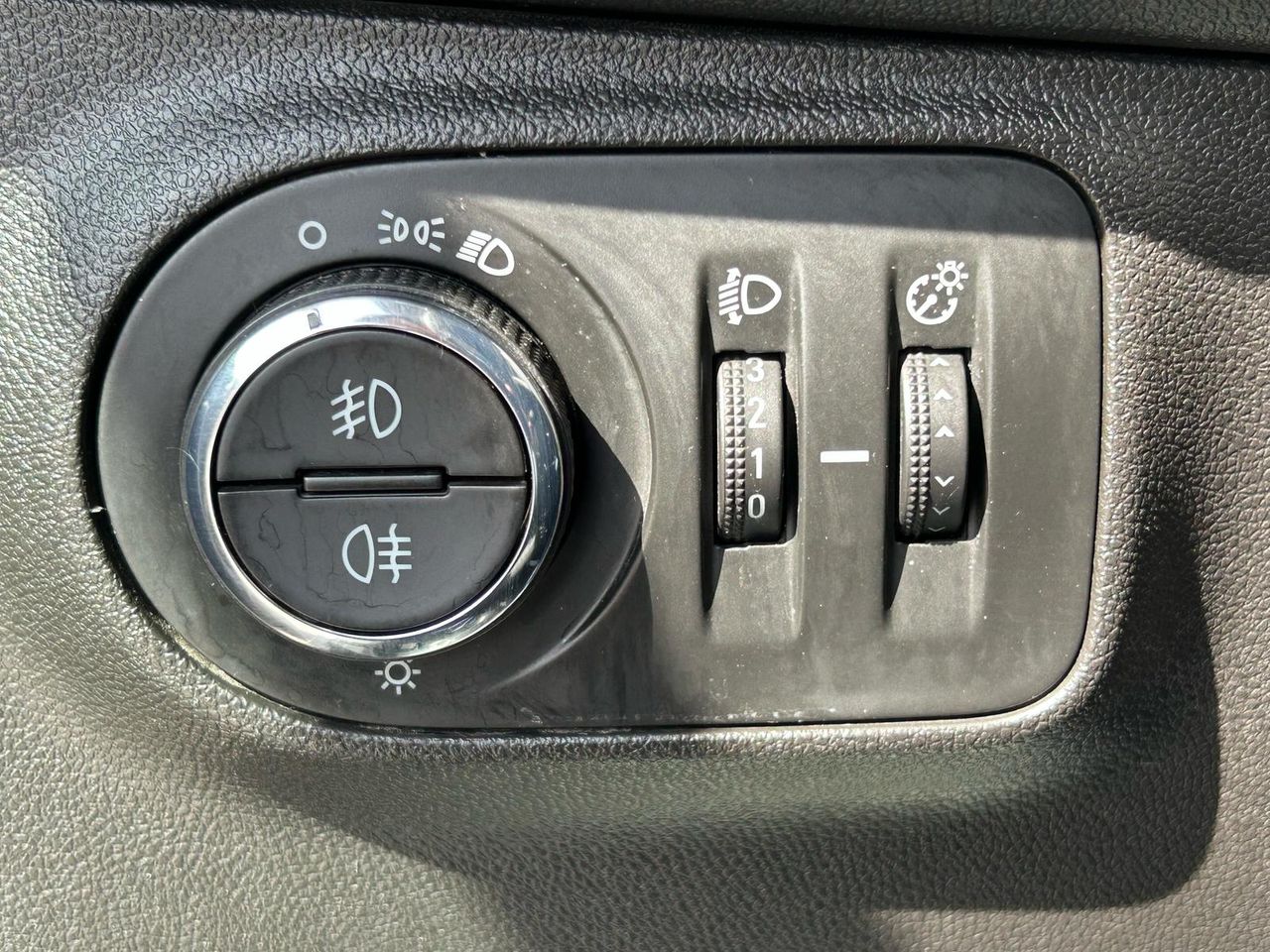 Opel Corsa 1.4 66kW (90CV) Selective Pro - Foto 2