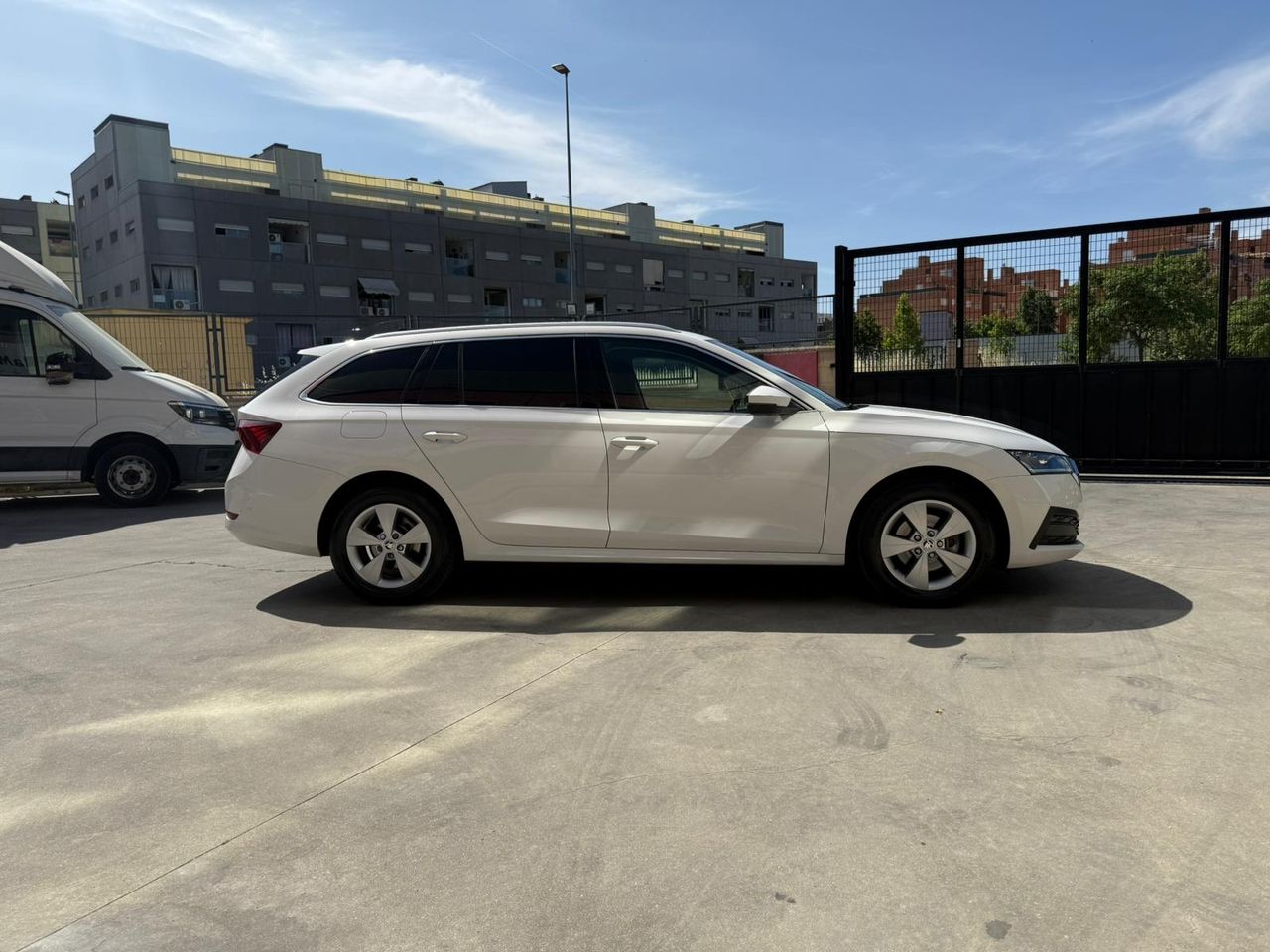 Skoda Octavia Combi 2.0 TDI 110kW(150CV) DSG Ambition - Foto 2