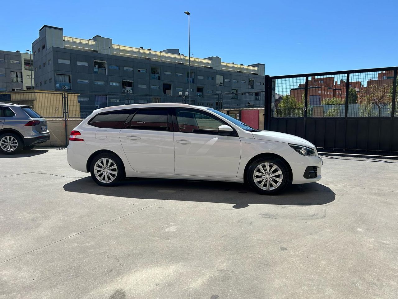 Peugeot 308 SW Style BlueHDi 130 S&S EAT8 - Foto 2