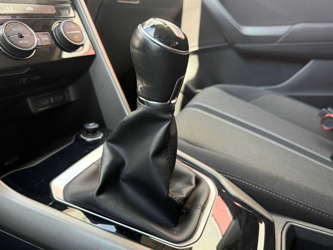 Volkswagen T-Roc Advance R-Line 1.0 TSI 81kW (110CV) - Foto 2