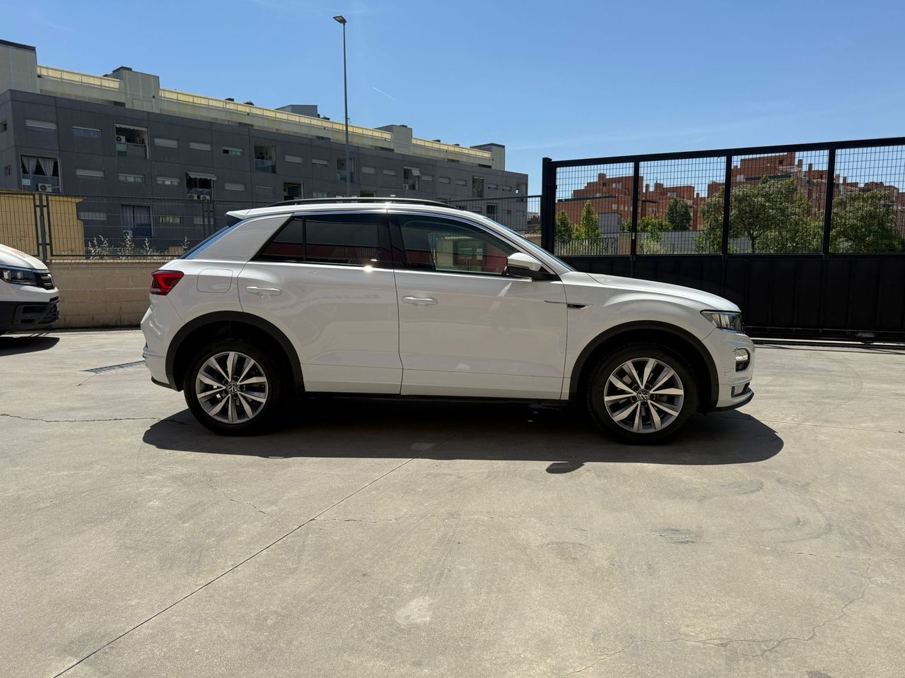 Volkswagen T-Roc Advance R-Line 1.0 TSI 81kW (110CV) - Foto 2