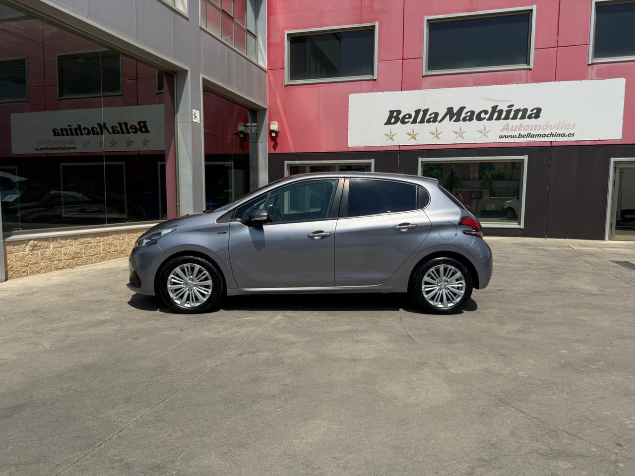 Peugeot 208 5P Signature 1.2L PureTech 60KW (82CV)