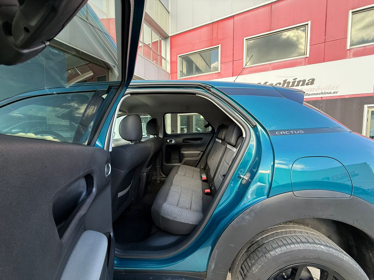 Citroën C4 Cactus BlueHDi 74KW (100CV) S&S Shine - Foto 2