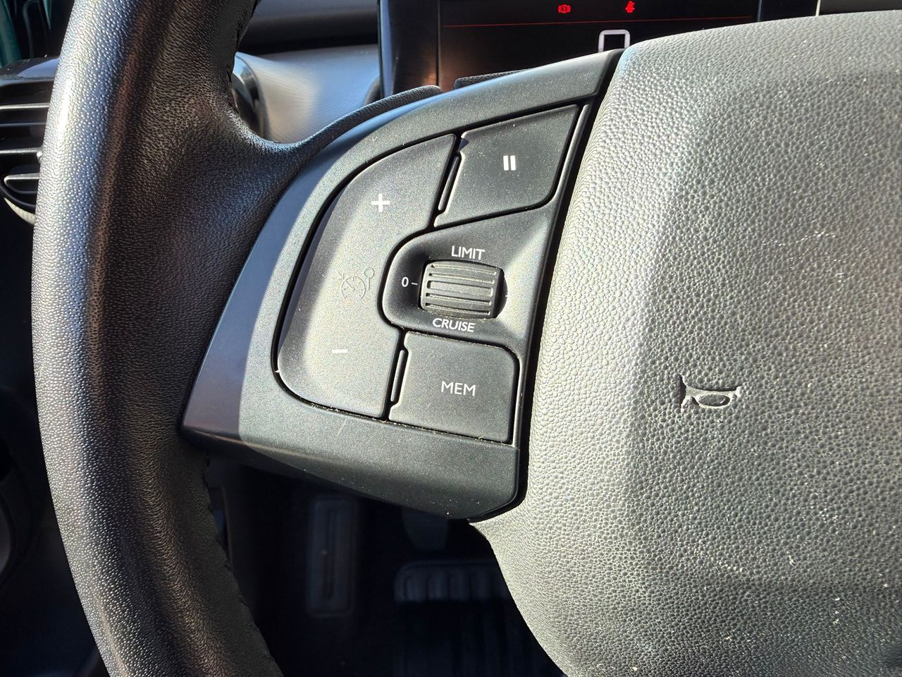 Citroën C4 Cactus BlueHDi 74KW (100CV) S&S Shine - Foto 2