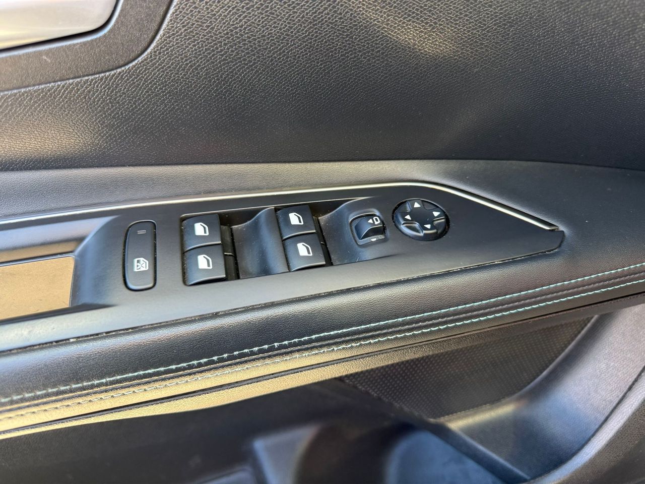 Peugeot 3008 1.5 BlueHDi 96kW (130CV) S&S Allure EAT8 - Foto 2