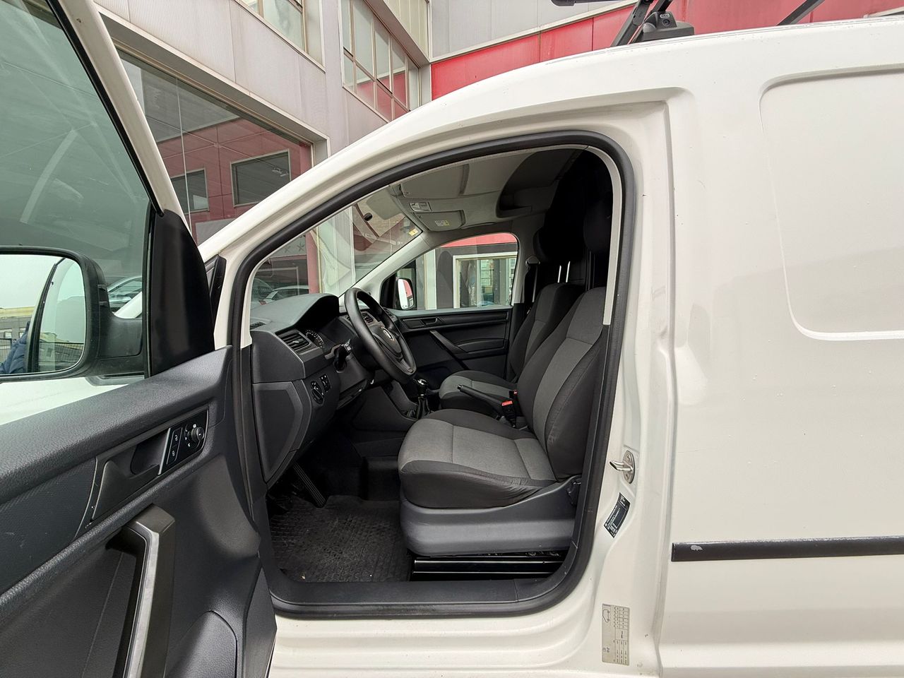 Volkswagen Caddy Maxi Trendline 1.4 TGI 81kW (110CV) BMT - Foto 2