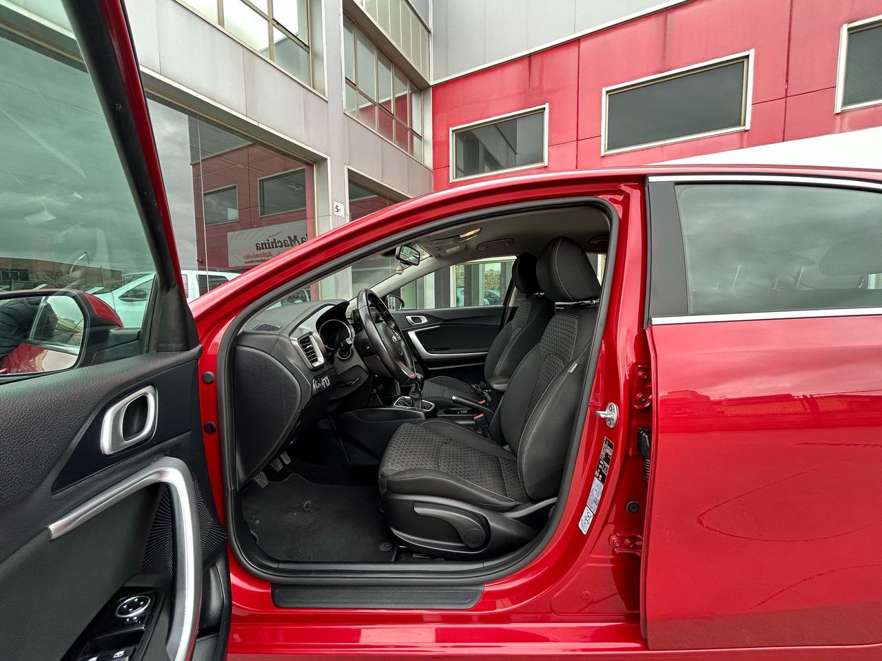 Kia Ceed 1.6 CRDi 85kW (115CV) Drive - Foto 2