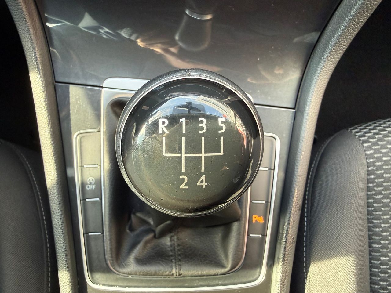 Volkswagen Golf Business 1.6 TDI 85kW (115CV) Variant - Foto 2