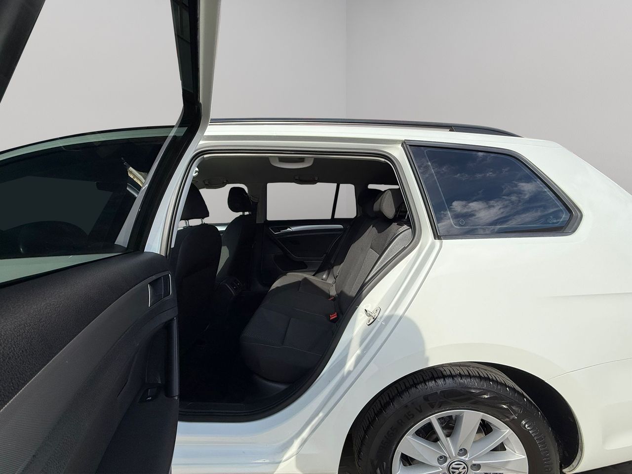 Volkswagen Golf Business 1.6 TDI 85kW (115CV) Variant - Foto 2