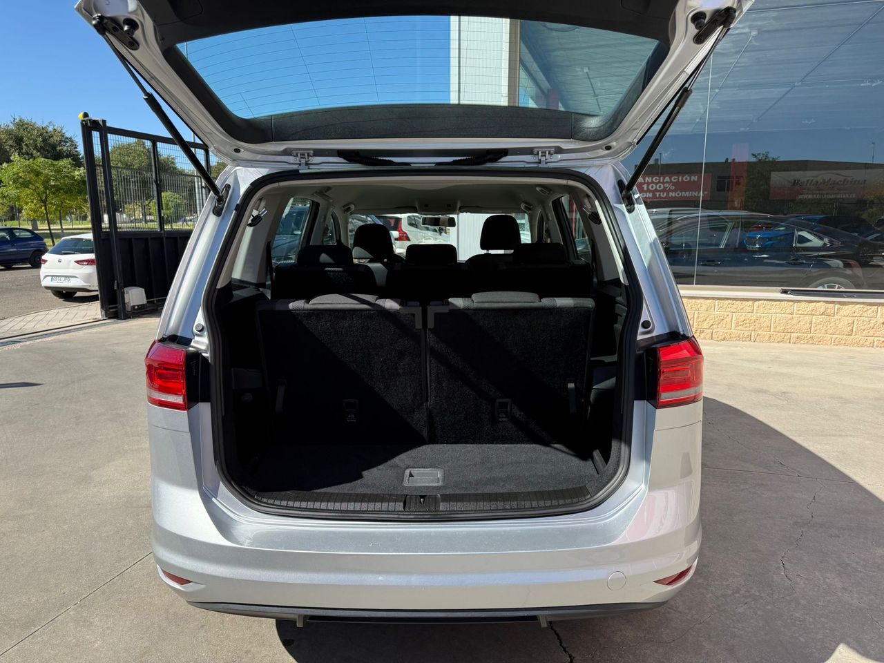 Volkswagen Touran Business 1.6 TDI 85kW (115CV) - Foto 2