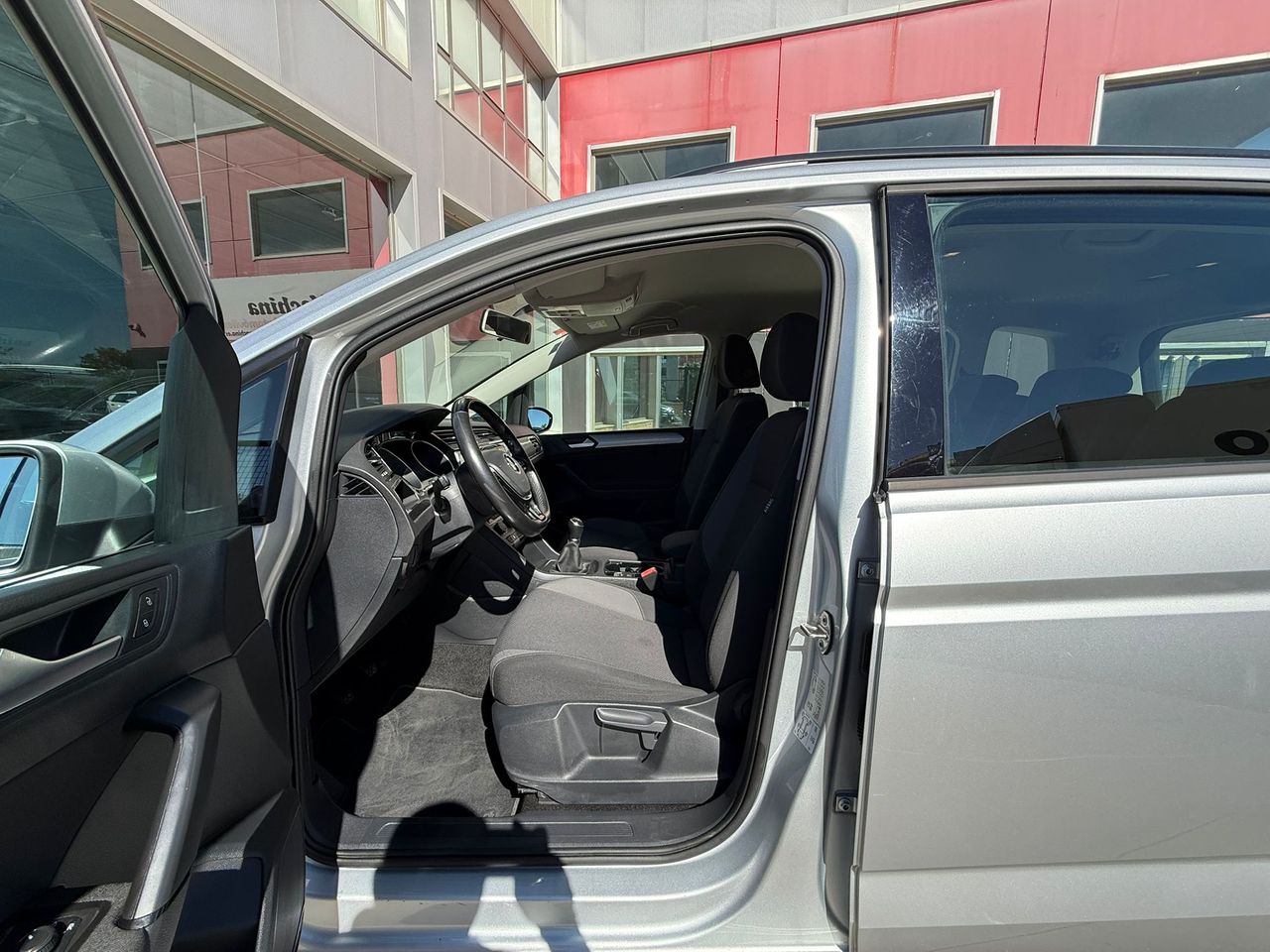 Volkswagen Touran Business 1.6 TDI 85kW (115CV) - Foto 2