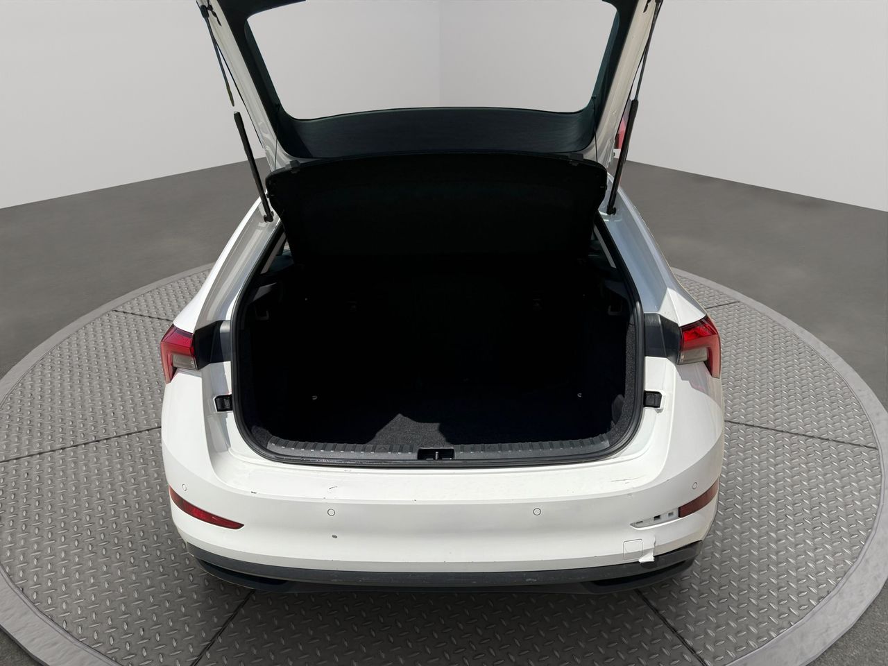 Skoda Scala 1.0 TSI 70 KW (95 CV) Ambition - Foto 2