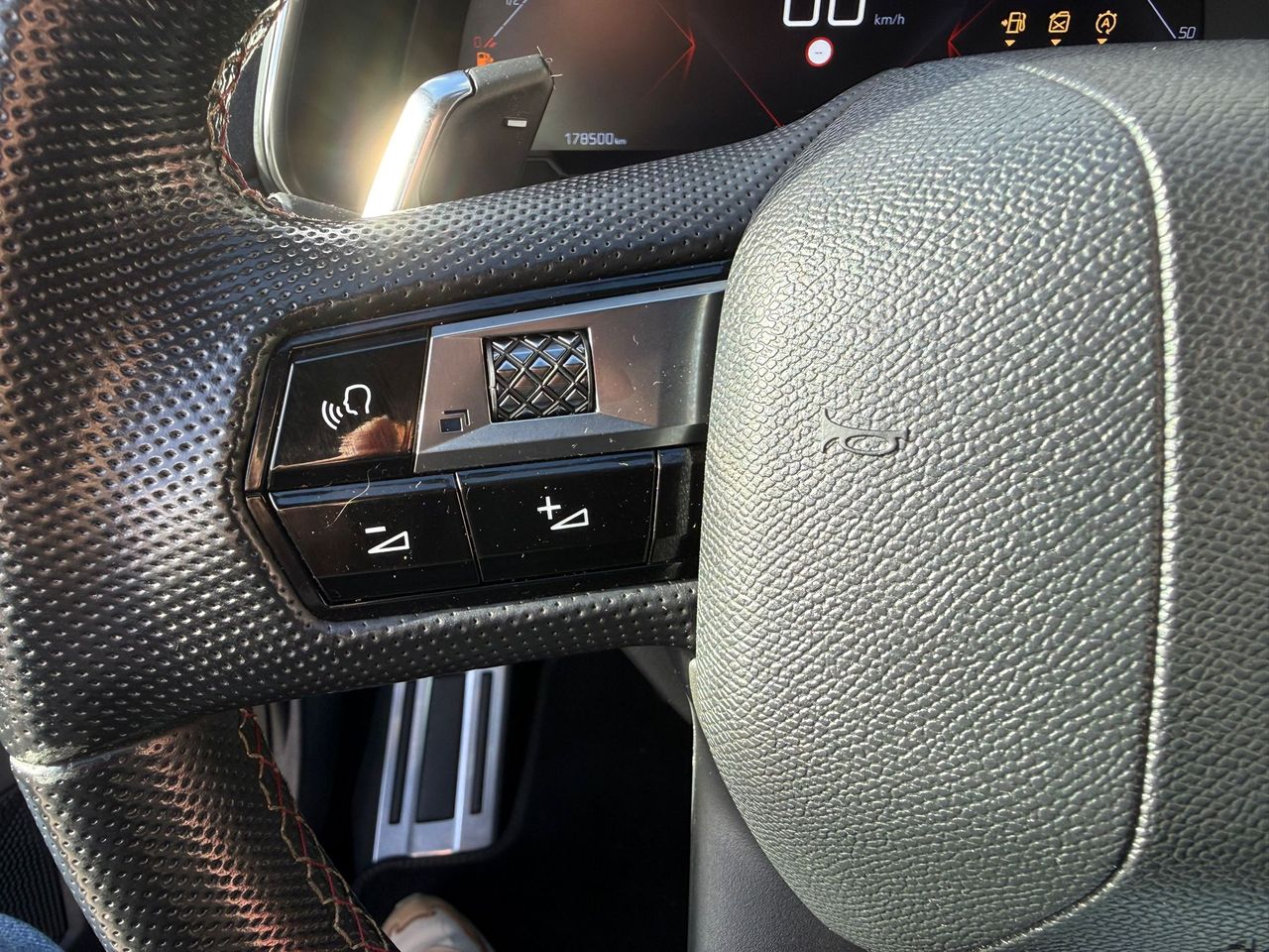 DS DS 7 Crossback BlueHDi DE 96kW (130CV) AT. PERF.LINE - Foto 2