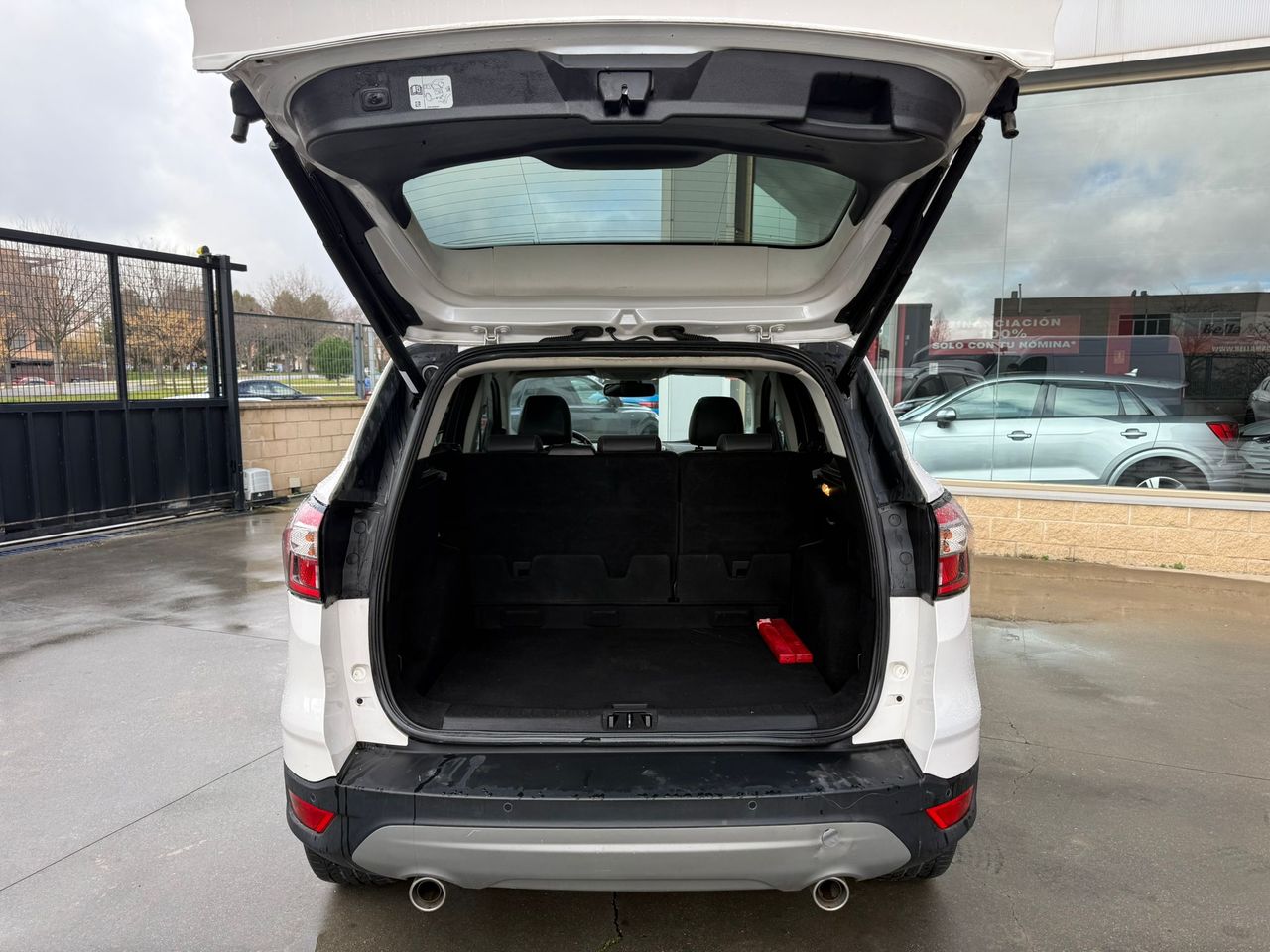 Ford Kuga Titanium 2.0 TDCi Auto-Start-Stop 110 kW (150 CV) 4x4 PowerShift - Foto 2