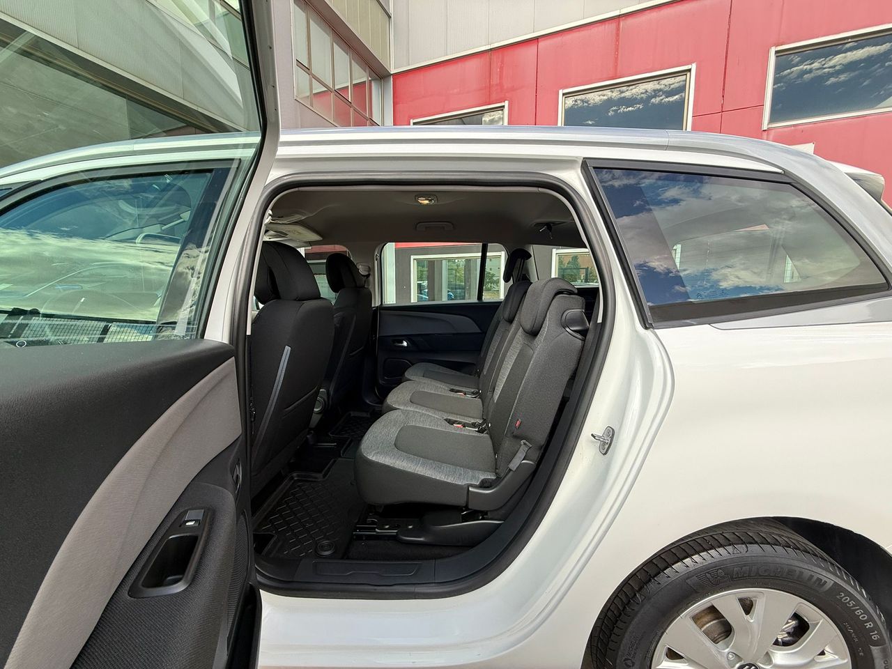 Citroën C4 Spacetourer PureTech 96KW (130CV) S&S EAT8 Feel - Foto 2