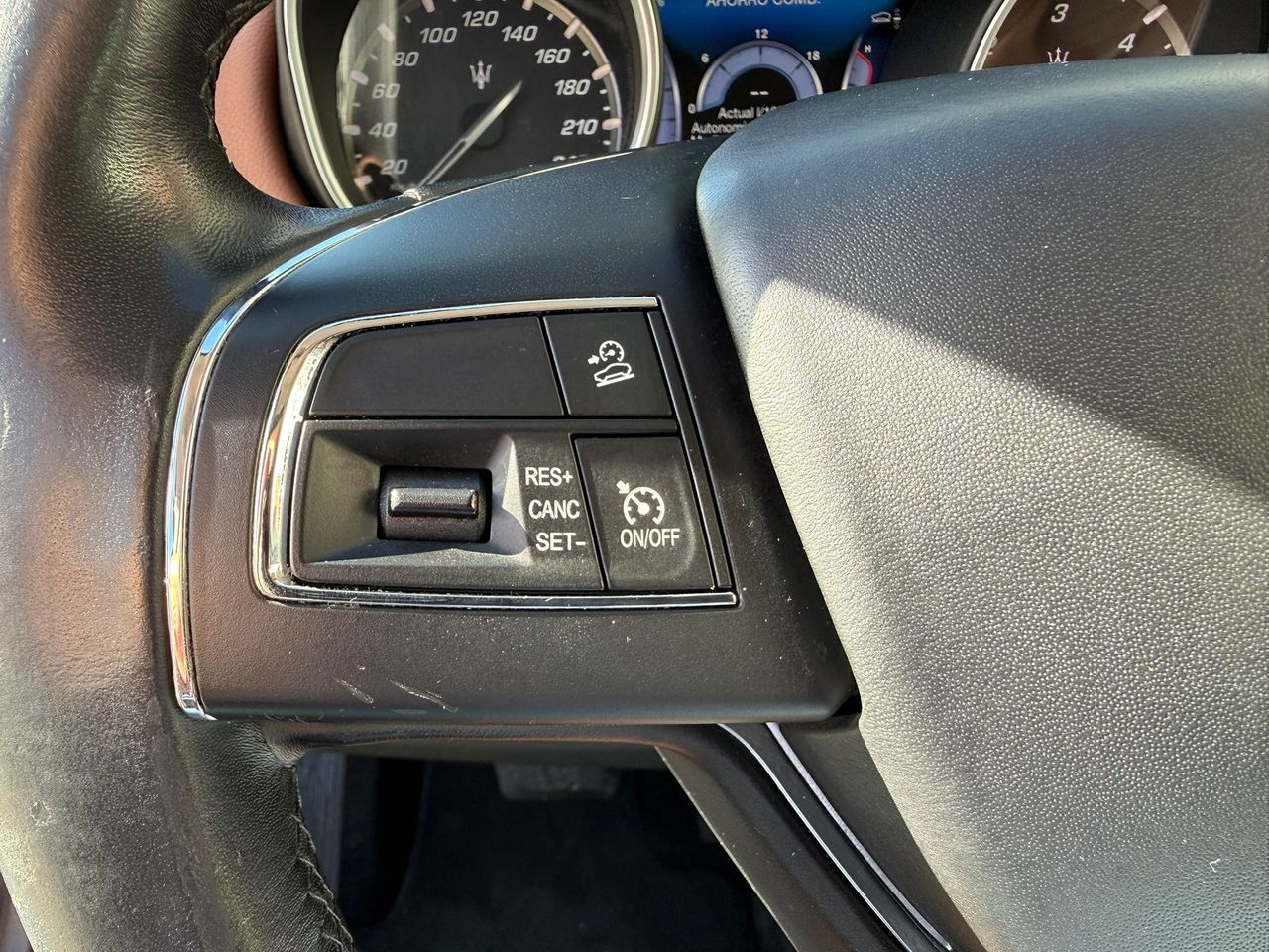 Maserati Levante V6 275 HP D AWD GranLusso - Foto 2