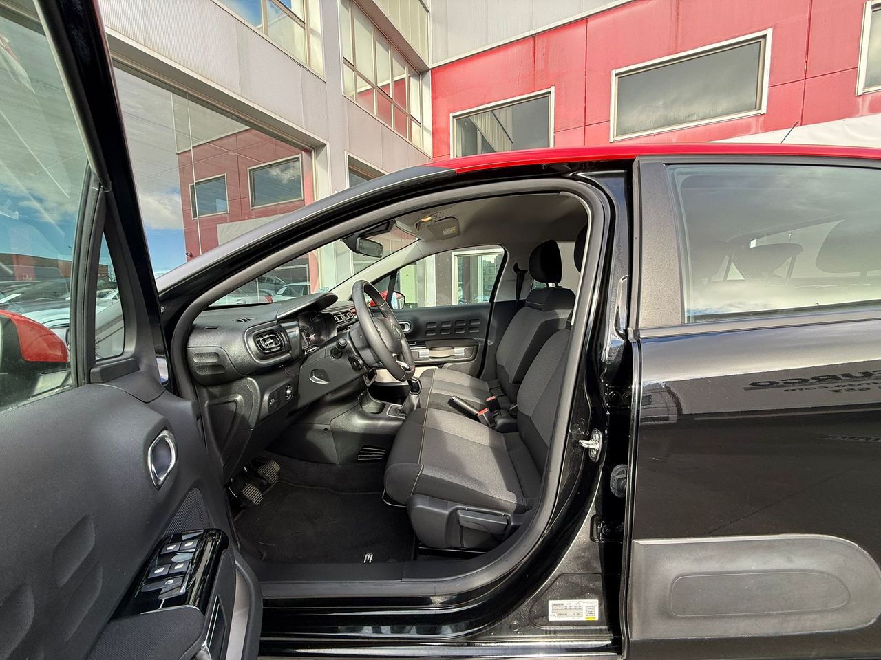 Citroën C3 PureTech 60KW (83CV) Shine - Foto 2