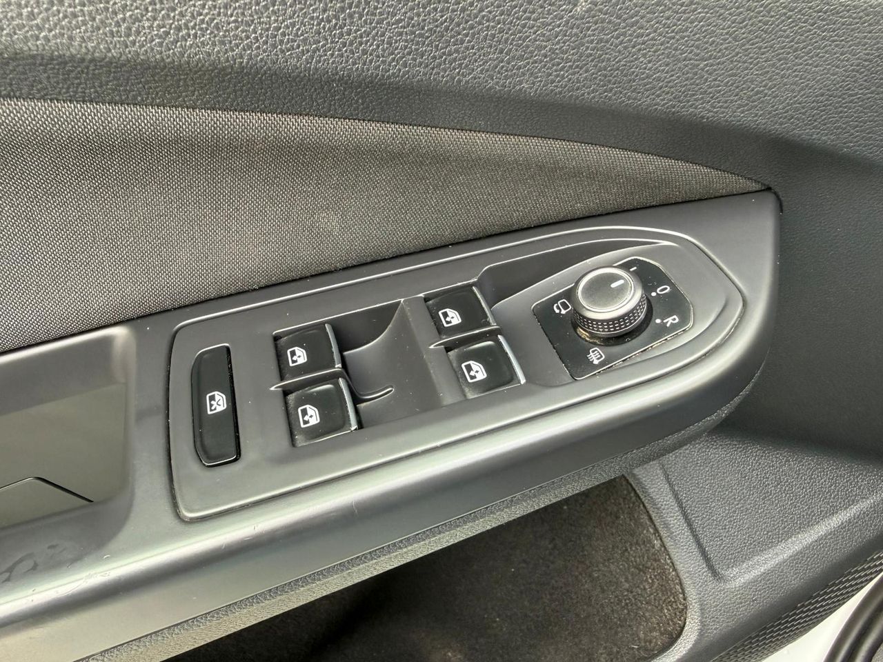 Volkswagen Golf Life 2.0 TDI 85kW (115CV) - Foto 2