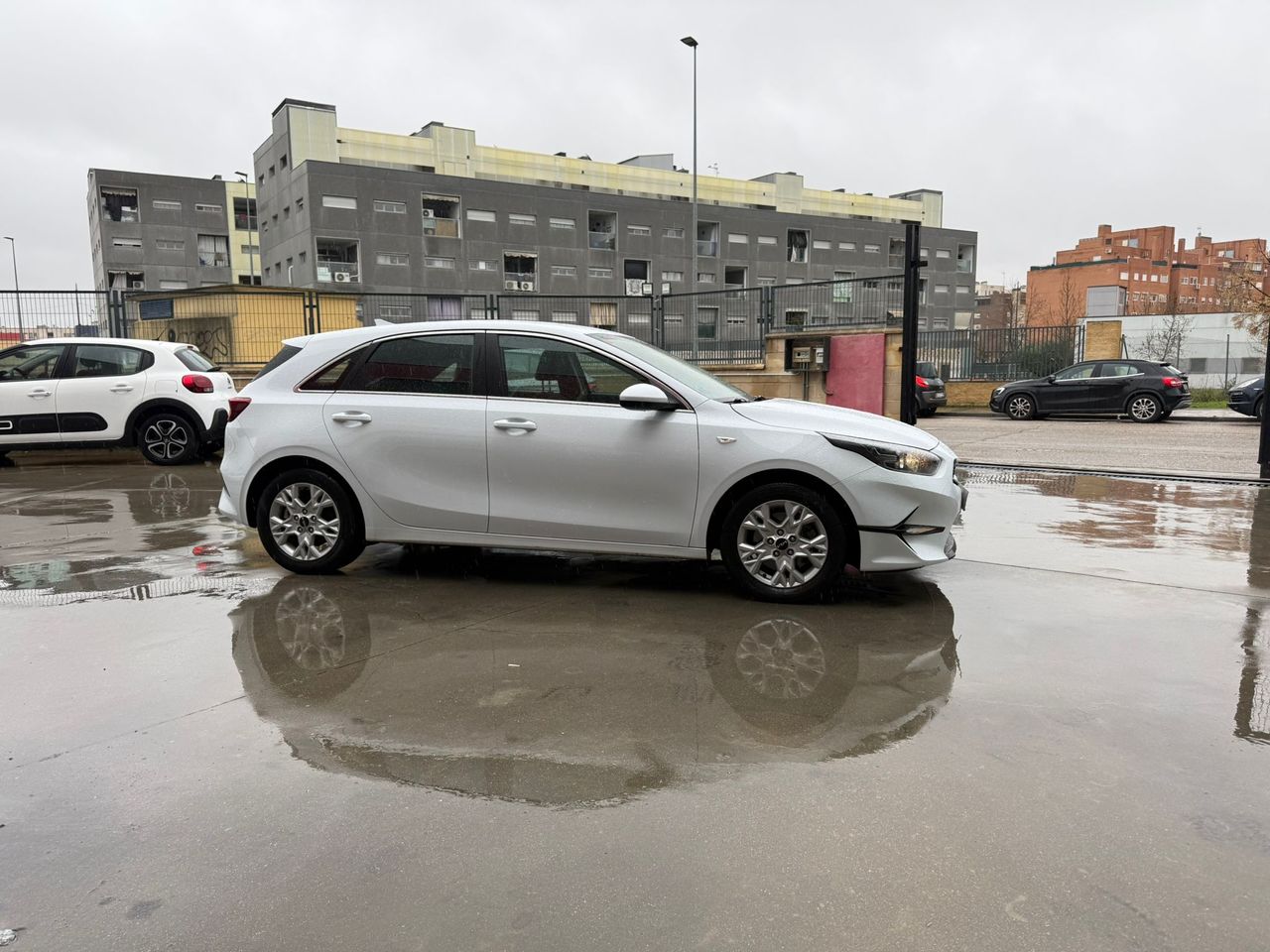 Kia Ceed 1.0 T-GDi 74kW (100CV) Drive - Foto 2