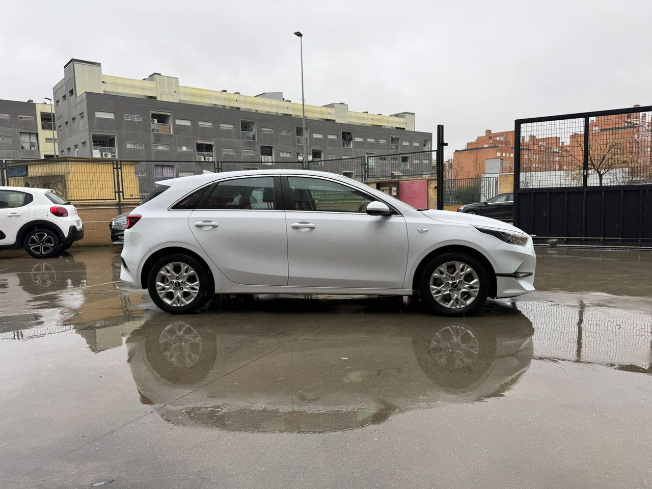 Kia Ceed 1.0 T-GDi 74kW (100CV) Drive - Foto 2