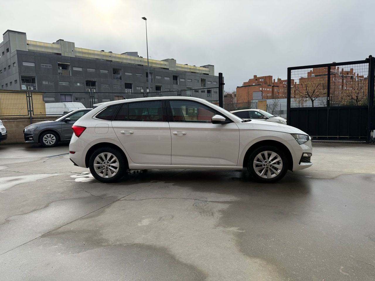 Skoda Scala 1.0 TSI 81KW (110 CV) Ambition - Foto 2
