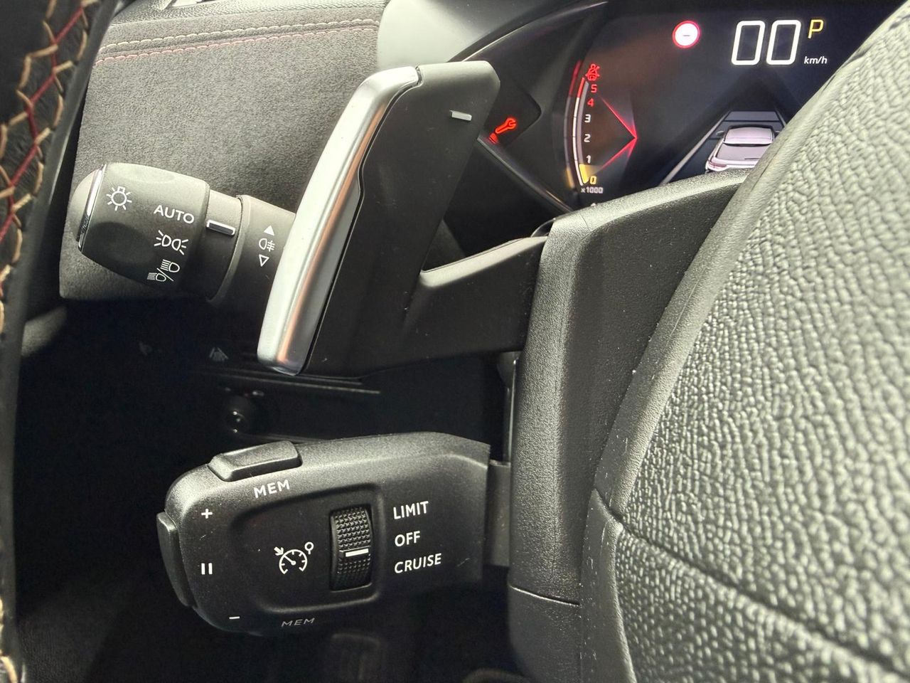 DS DS 3 Crossback BlueHDi 96 kW Auto SO CHIC - Foto 2