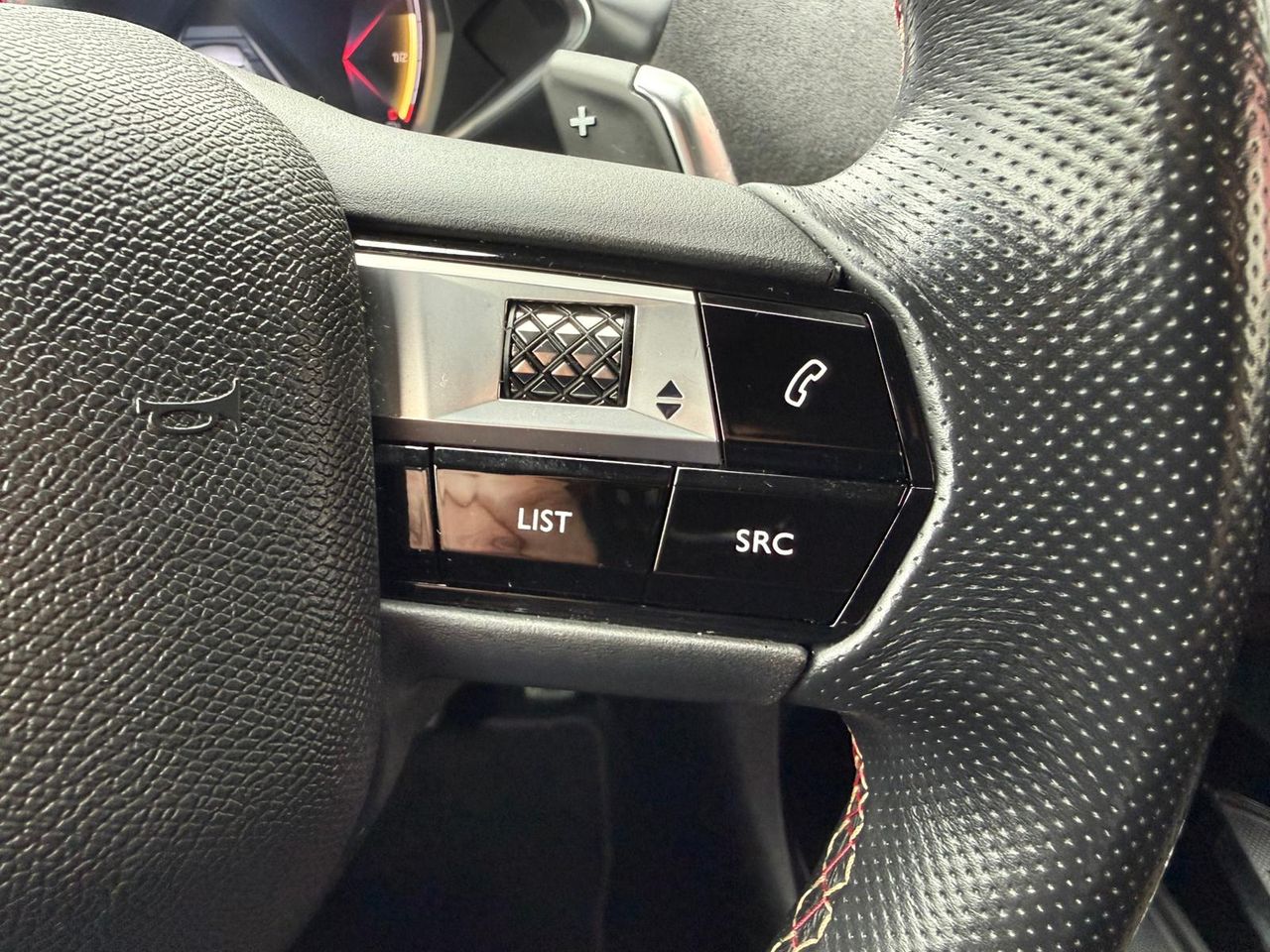 DS DS 3 Crossback BlueHDi 96 kW Auto SO CHIC - Foto 2