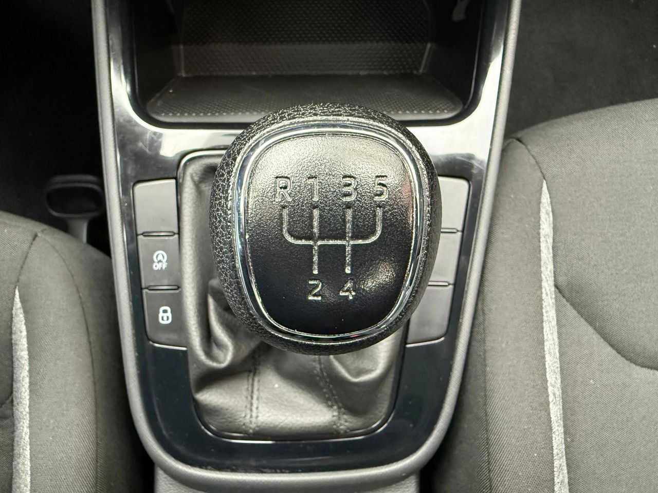 Skoda Fabia 1.0 MPI 59KW (80CV) Essence - Foto 2