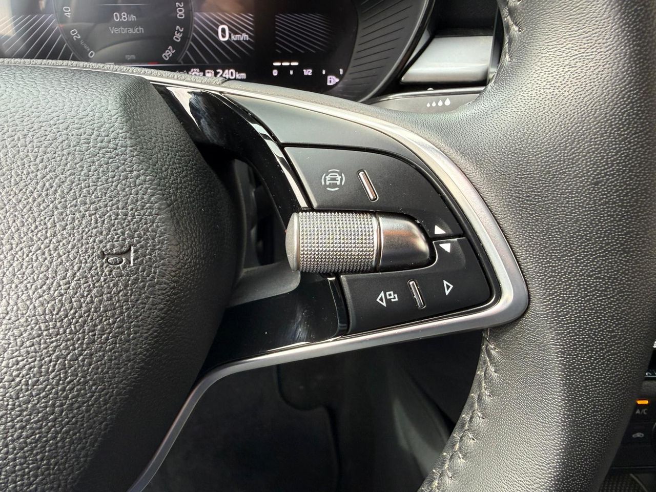 Skoda Fabia 1.0 MPI 59KW (80CV) Essence - Foto 2