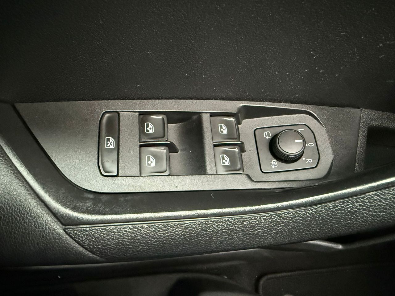 Skoda Karoq 1.0 TSI 85kW (115CV) Ambition - Foto 2