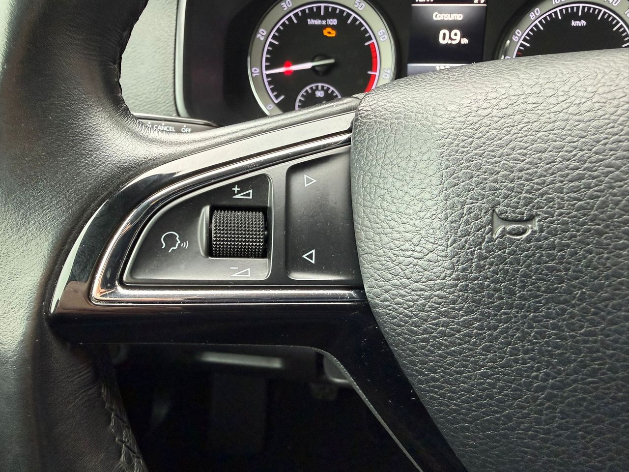 Skoda Karoq 1.0 TSI 85kW (115CV) Ambition - Foto 2