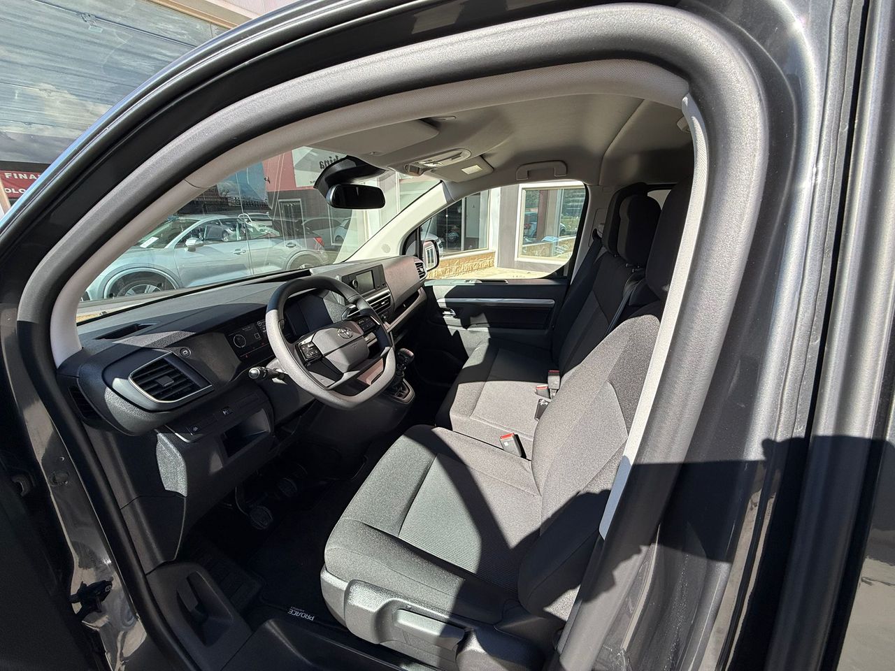 Toyota Proace Shuttle L2 2.0D 106kW (145CV) 6MT VX 9p - Foto 2