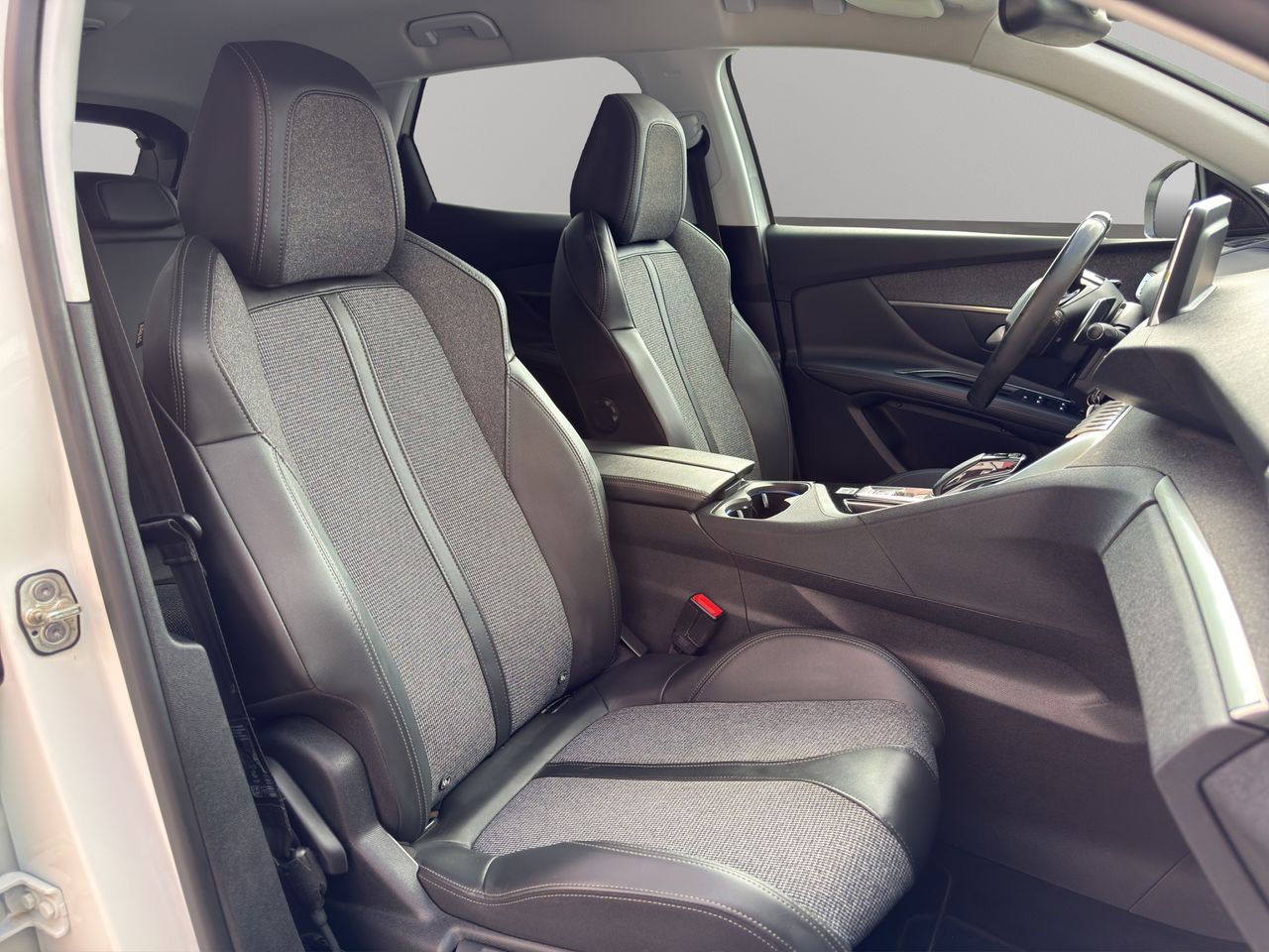 Peugeot 3008 1.5 BlueHDi 96kW (130CV) S&S Allure EAT8 - Foto 2