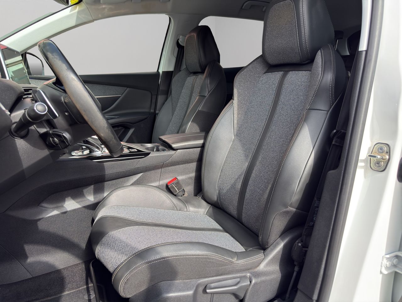 Peugeot 3008 1.5 BlueHDi 96kW (130CV) S&S Allure EAT8 - Foto 2