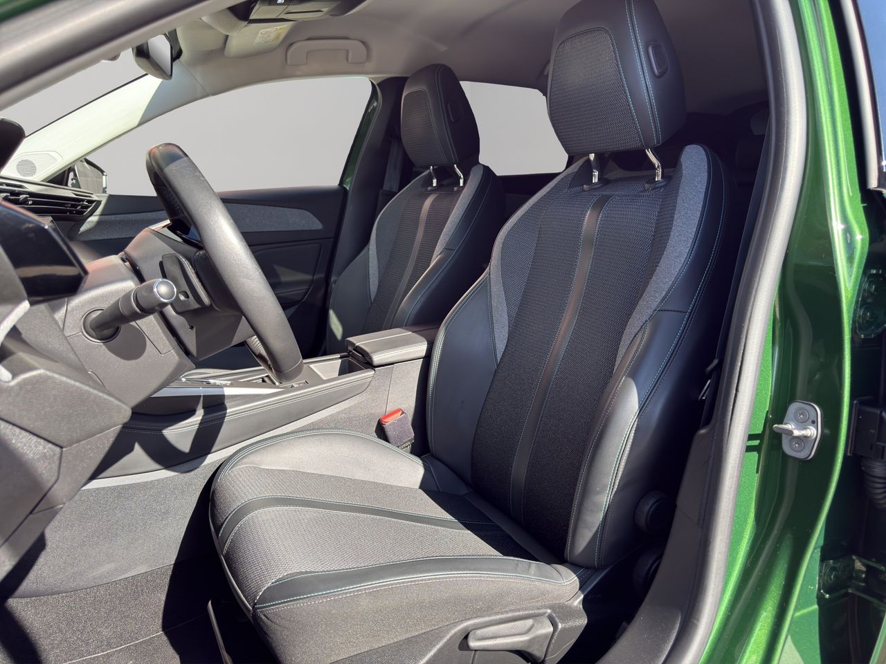 Peugeot 308 5P Allure BlueHDi 130 S&S EAT8 - Foto 2