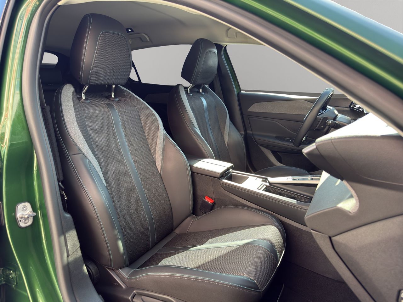 Peugeot 308 5P Allure BlueHDi 130 S&S EAT8 - Foto 2